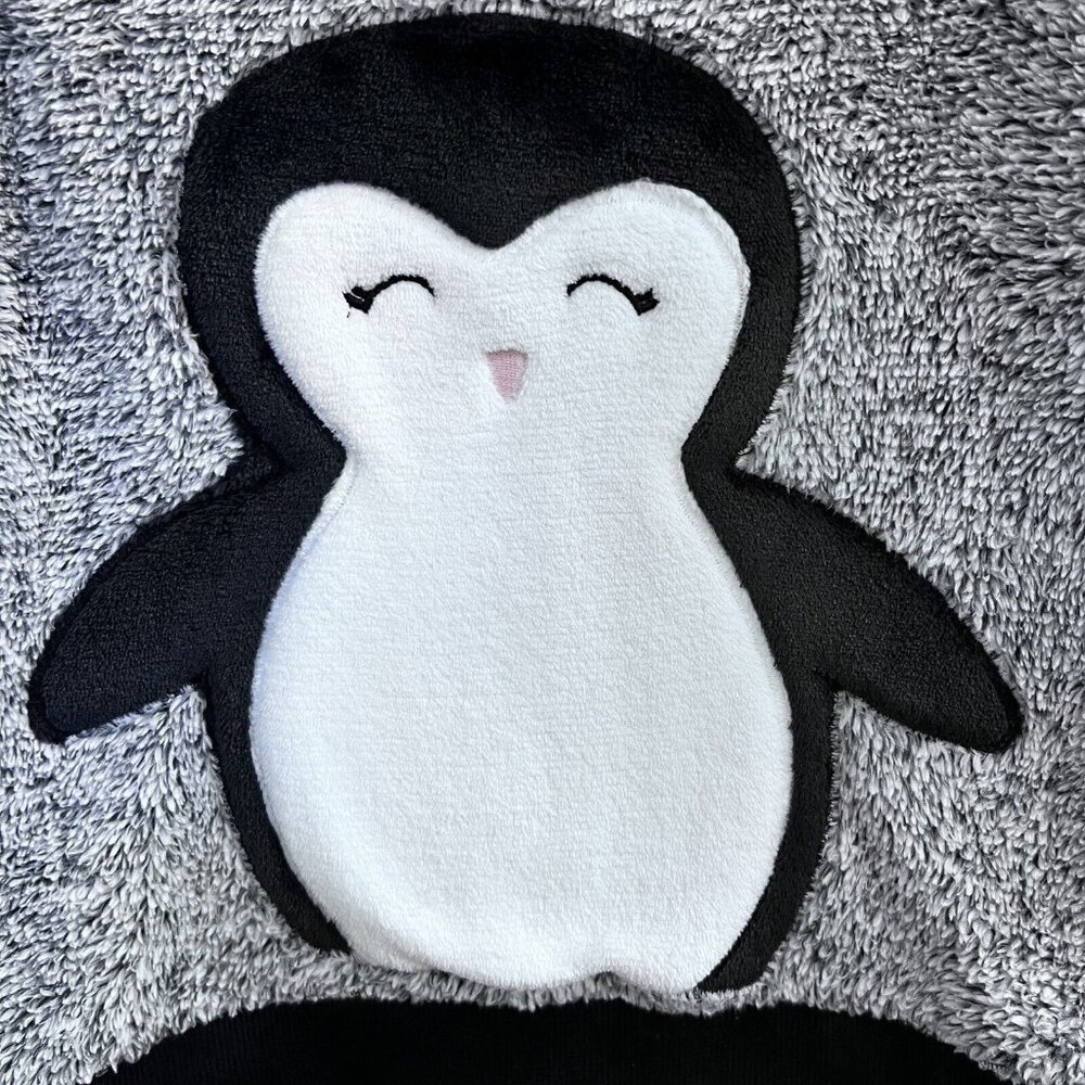 Urbanology Womens Pullover Sweater Penguin Top Sz L Shaggy Plush Black White L/S